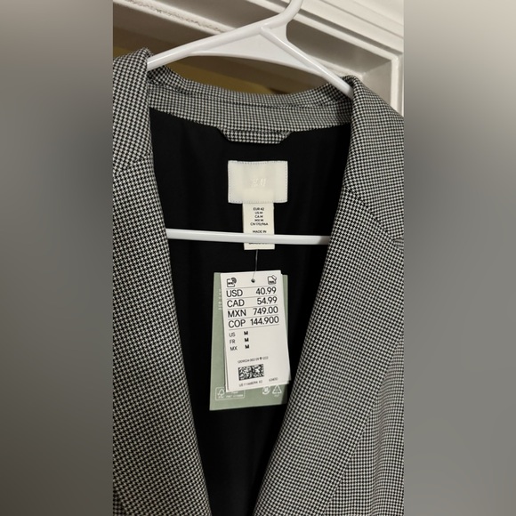 Black & White blazer - Picture 4 of 4